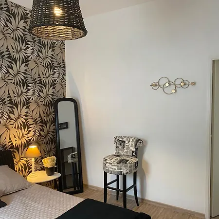 4 Personnes A 3 Mns De La Avec Jardin דירה *