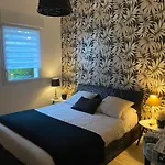 4 Personnes A 3 Mns De La Avec Jardin Apartmán *